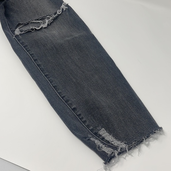 Universal Thread High Rise Distressed Crop Jeans - Picture 6 of 9